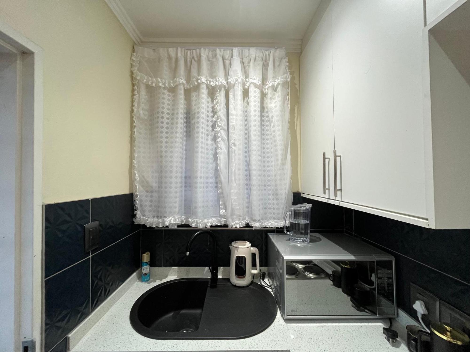 The Benjamin Accomodation ايدنفيل المظهر الخارجي الصورة